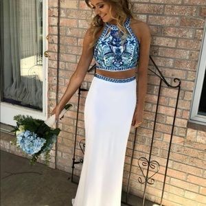 Faviana Prom Dress Size 0-2 (Adjustable Clips)